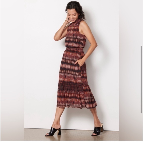 Evereve Dresses & Skirts - Evereve Gretta Mock Neck Midi Dress | medium
Tiedye tribal brown modern …